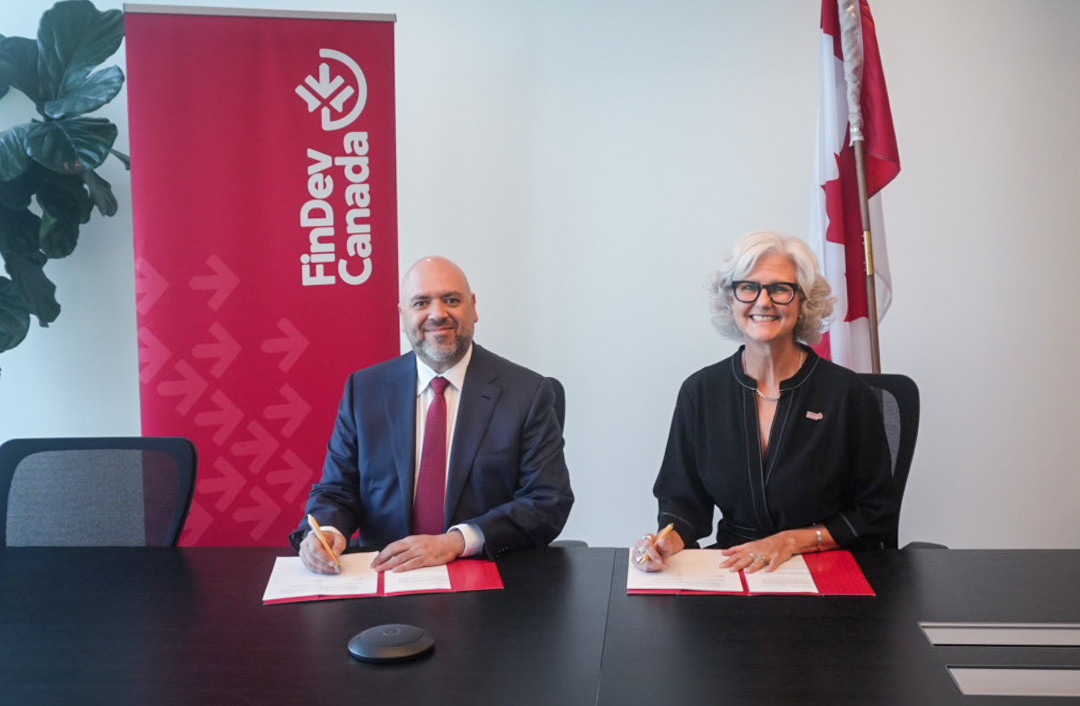 Picture of the signing ceremony between FinDev Canada and ALTÉRRA